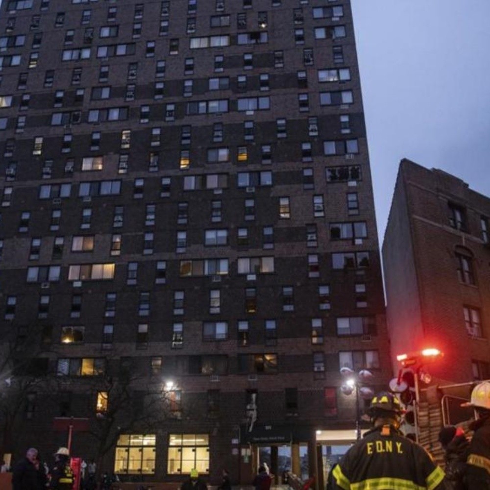 Heridos de gravedad luchan por sobrevivir tras el incendio de Nueva York