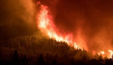 Incendio forestal en Bariloche: Tras el corte volvieron a habilitar el tránsito en la Ruta 40