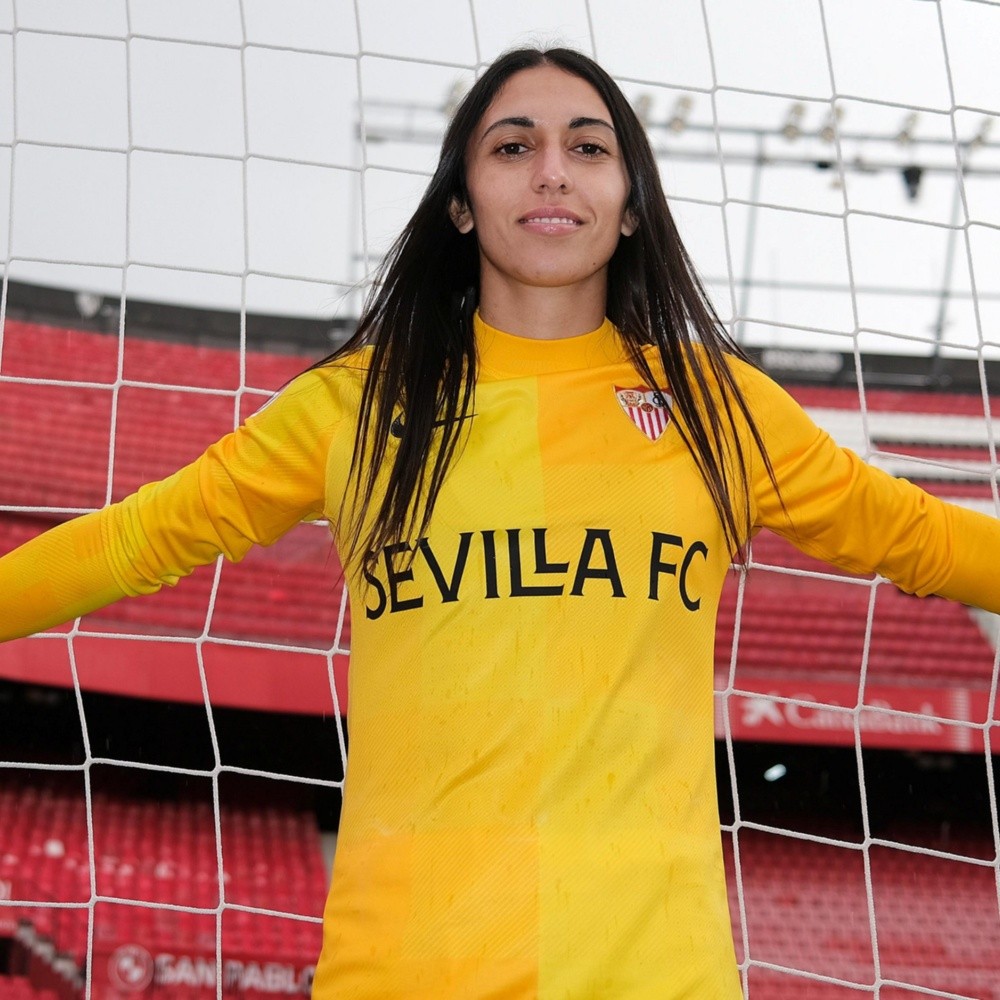 Is Itzel González ready to make her debut for Sevilla?