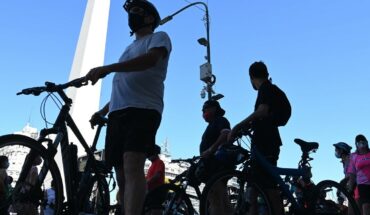 Justice for Marcela Bimonte: massive march of cyclists at the Obelisk