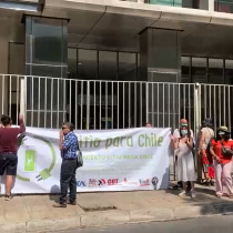 Movement "Lithium for Chile" demonstrated outside the Ministry of Mining to invalidate tender