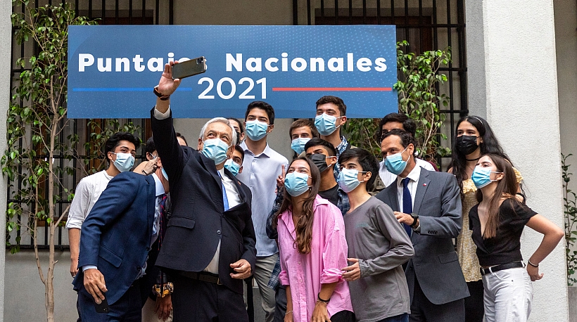 Presidente Piñera se reunió con los puntajes nacionales de la PTU 2021