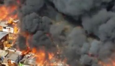 VIDEO. Incendio en Chile consume más de cien casas