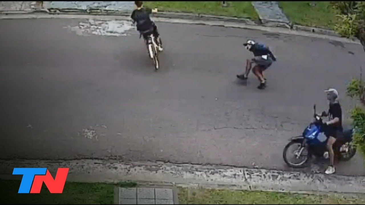 SE SALVÓ A LOS GRITOS l Una mujer evitó que le roben la bicicleta asustando a los ladrones