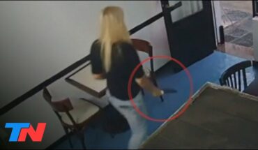 Video: Una mujer se defendió de un asalto con un cuchillo y logró espantar a los ladrones