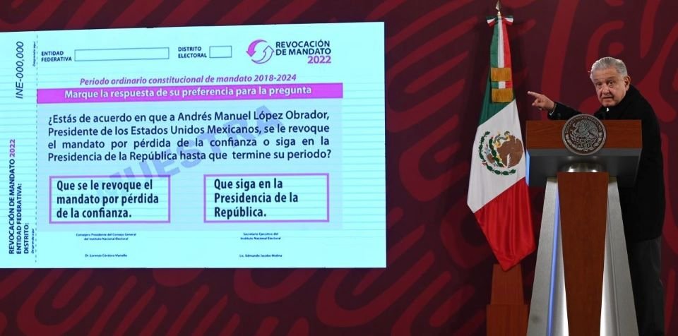 AMLO will not be able to talk about revocation of mandate, orders the INE