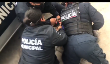 Adulta mayor es sometida con violencia por policías de Pachuca; los investigan