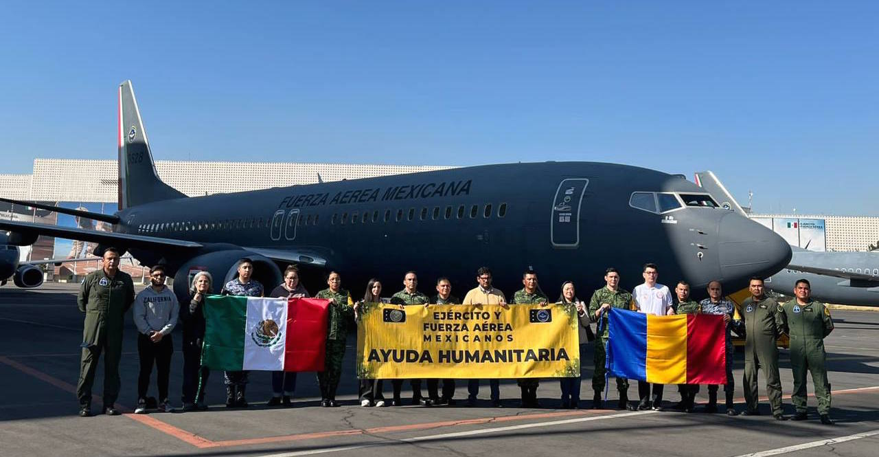 Avión con familias mexicanas que huyen de Ucrania despegó de Rumania