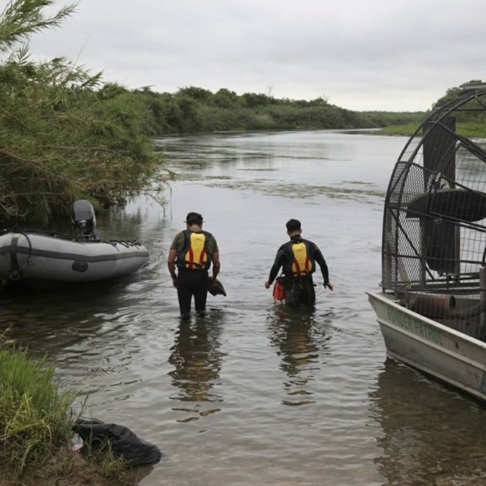 CBP rescata a madre nicaragüense atrapada en el Río Bravo
