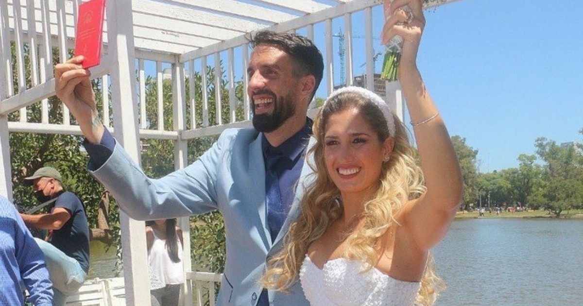 Flavio Azzaro married Sol Nobile in the Rose Garden