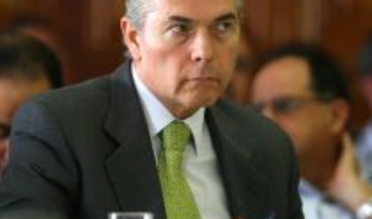 Fraude en el Ejército: ministra Rutherford interrogó a excomandante en Jefe Óscar Izurieta por gastos reservados