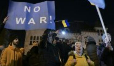 Invasión rusa: ONU estima que cerca de 100 mil ucranianos abandonaron el país en las últimas horas