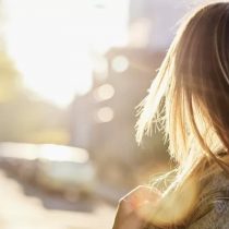 Los beneficios de tomar sol para el corazón, el ánimo y el sistema inmune (y durante cuánto tiempo se recomienda hacerlo)
