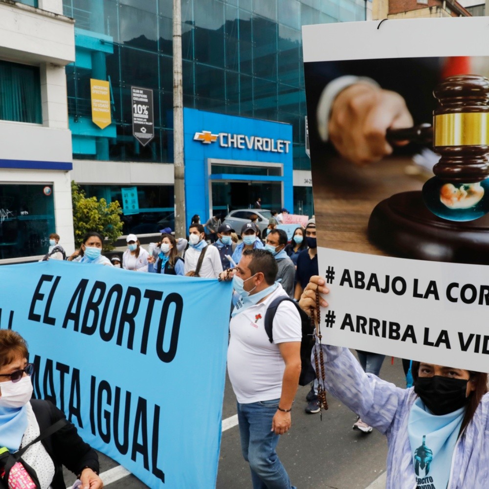 Miles de personas rechazan en la calle despenalización del aborto en Colombia