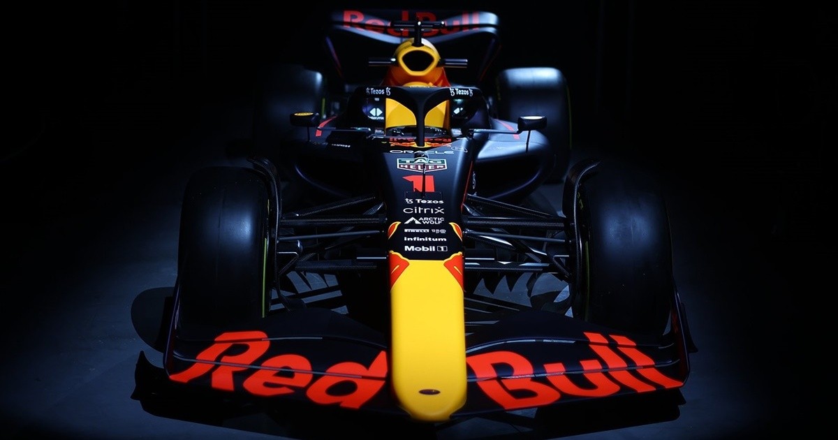Red Bull presentó el RB18 con el que buscará retener el campeonato de pilotos