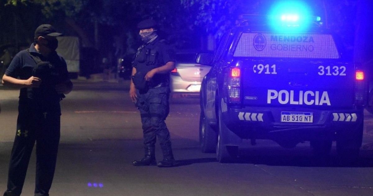 Two 18-year-olds were shot at a party in Mendoza