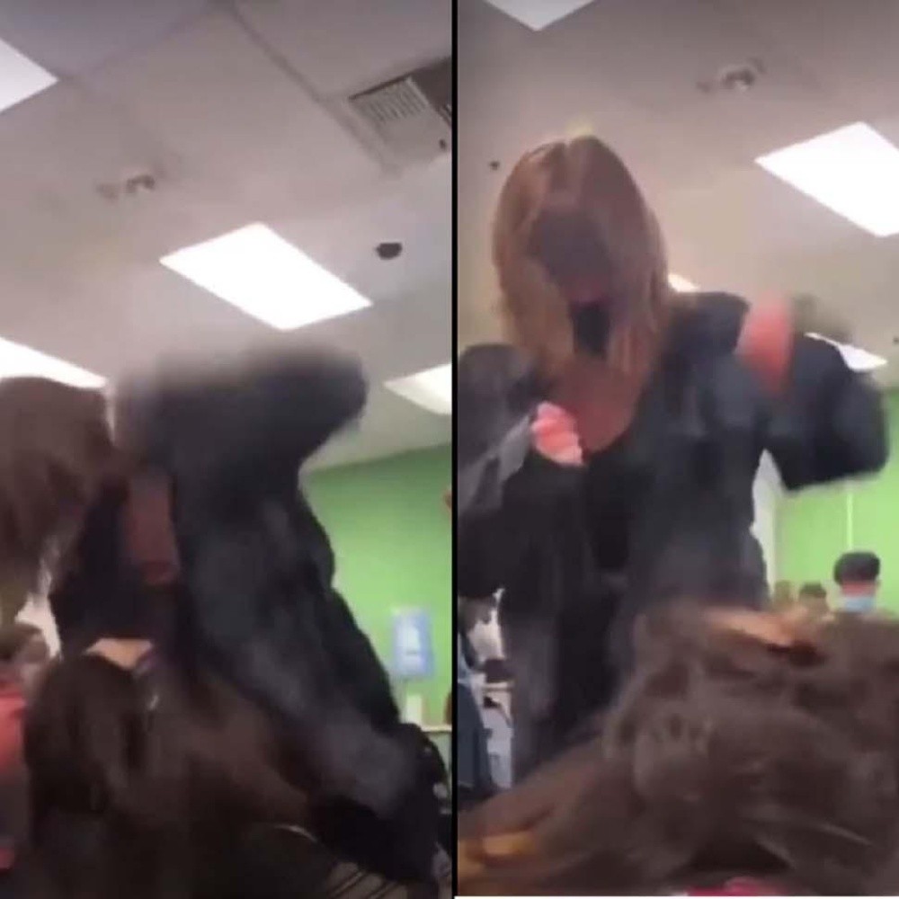 VIDEO. Bullying golpea a compañera de clase hasta noquearla
