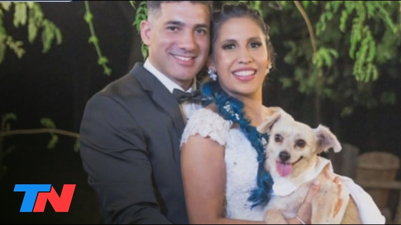 LA DAMA DE HONOR PERRUNA l Una pareja de Corrientes eligió a su mascota como "madrina" de casamiento