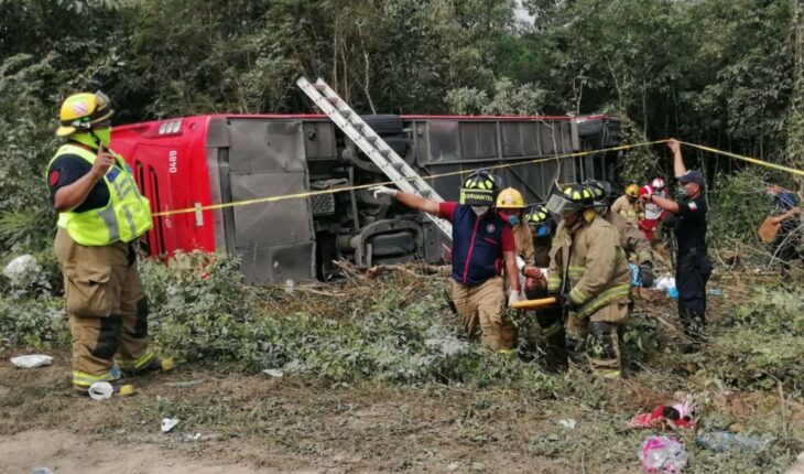 Volcadura de autobús en Quintana Roo deja 8 muertos y varios lesionados