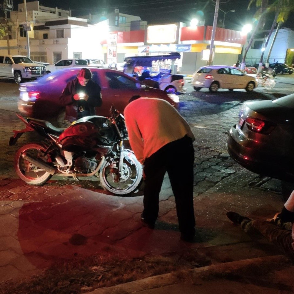 Choca un motociclista en la zona dorada de Mazatlán, Sinaloa