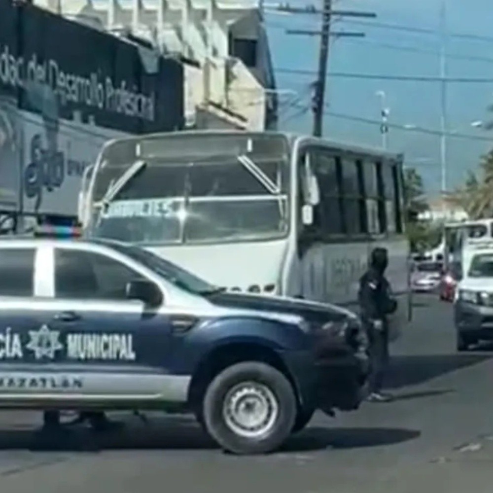 Detienen a conductor en camión robado en El Fuerte, Sinaloa
