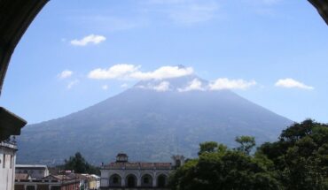 Guatemala inicia evacuación por erupción del volcán de fuego