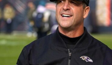 John Harbaugh, entrenador de los Ravens acordó extensión