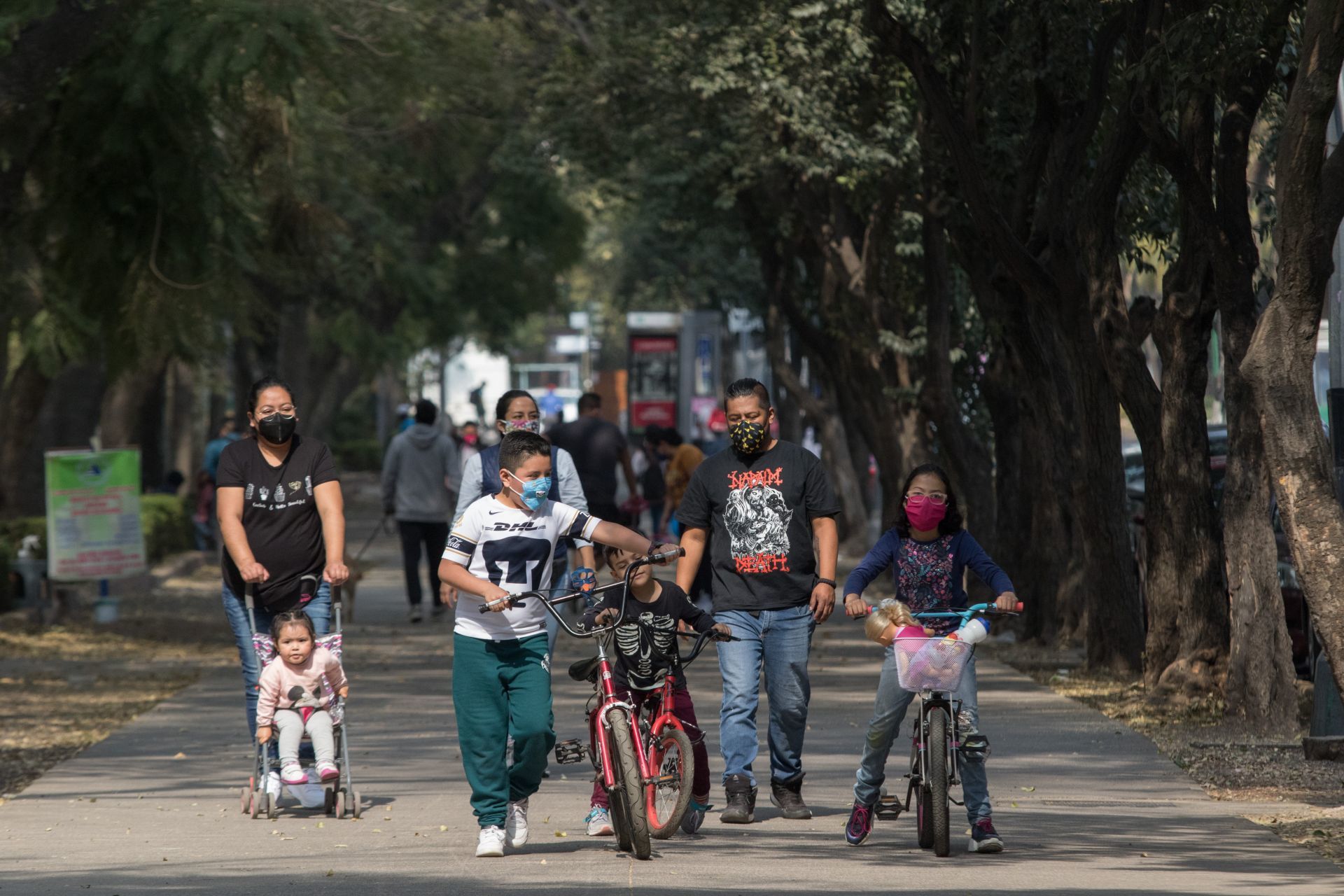 México abre semana con mil 684 casos de COVID-19