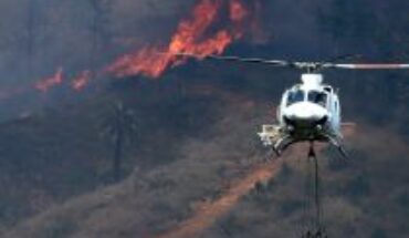 Onemi declara Alerta Roja para la comuna de Valparaíso por incendio forestal en Laguna Verde: llaman a evacuar la zona
