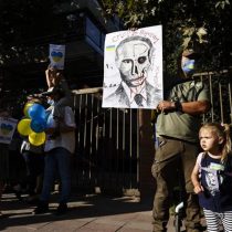 "Putin murderer!": protesters shout in Chile against Ukraine's war
