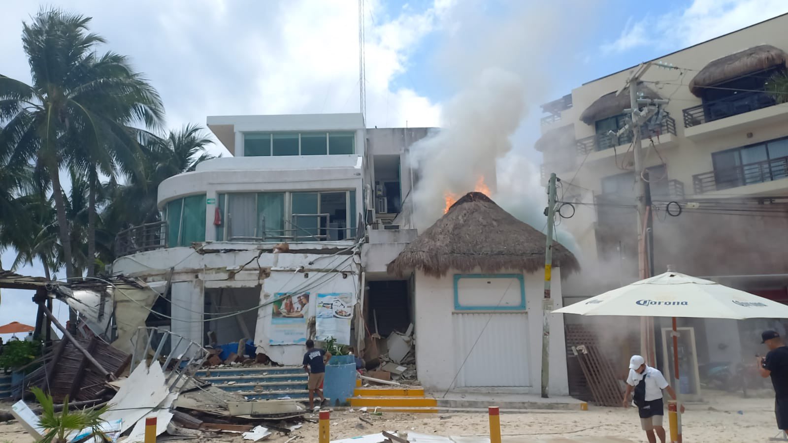 Restaurant explodes in Playa del Carmen, leaves 19 injured and 2 dead