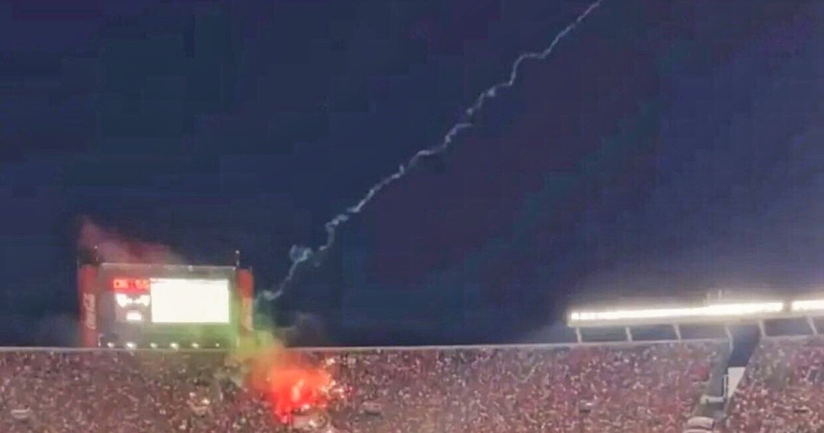 River Plate: identified the bar that launched the sea flare