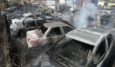 Se queman 15 vehículos al interior de corralón en Mazatlán