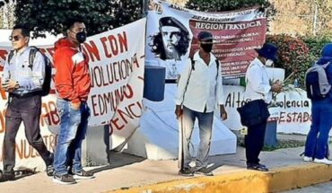 Teachers take booth in Chiapas despite new law