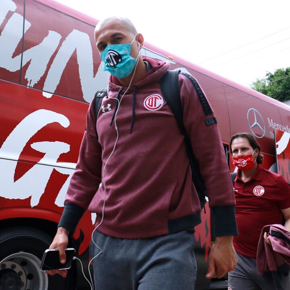 Toluca arrived in Mexico City to face America
