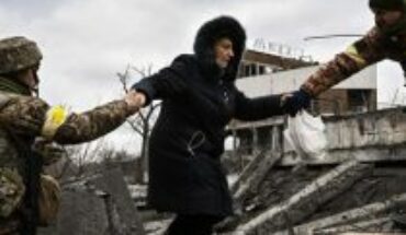 Una Mariúpol asediada no logra evacuar a la población civil por los ataques y ONU discutirá este lunes situación humanitaria en Ucrania