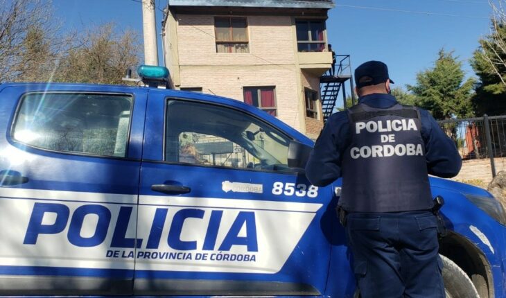 A 21-year-old girl died when a car overturned in Córdoba
