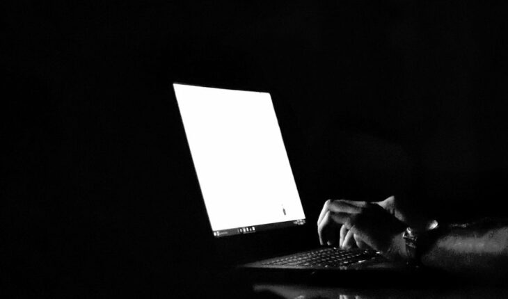 Cada día, 3 adultos mayores reportan delitos cibernéticos