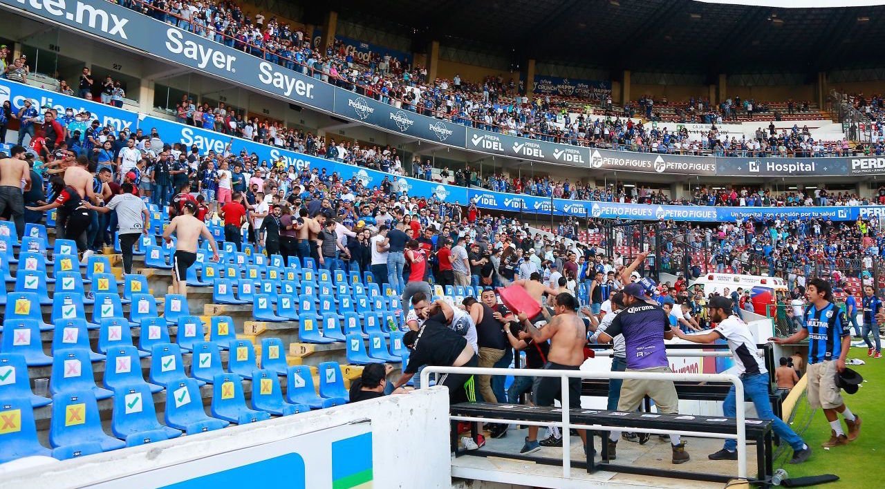 Cesan a titulares de Seguridad y PC de Querétaro por violencia en estadio