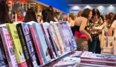 Después de dos años hoy arranca la Feria del Libro en la Rural de forma presencial