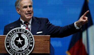 El gobernador de Texas piensa en declarar una “invasión” de inmigrantes