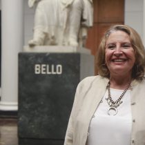 Kemy Oyarzún, cofundadora del primer Centro de Estudios de Género, formaliza postulación a rectoría de la U. de Chile