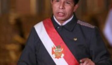 Presidente de Perú anuncia consulta sobre nueva Constitución