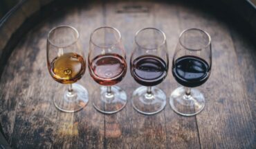 Tomar vino tiene dos beneficios inesperados para la salud