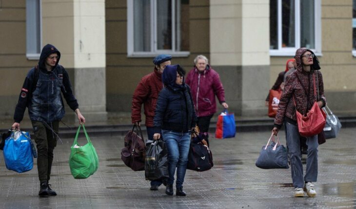 Ucrania reabre corredores humanitarios tras cierre por ataques rusos