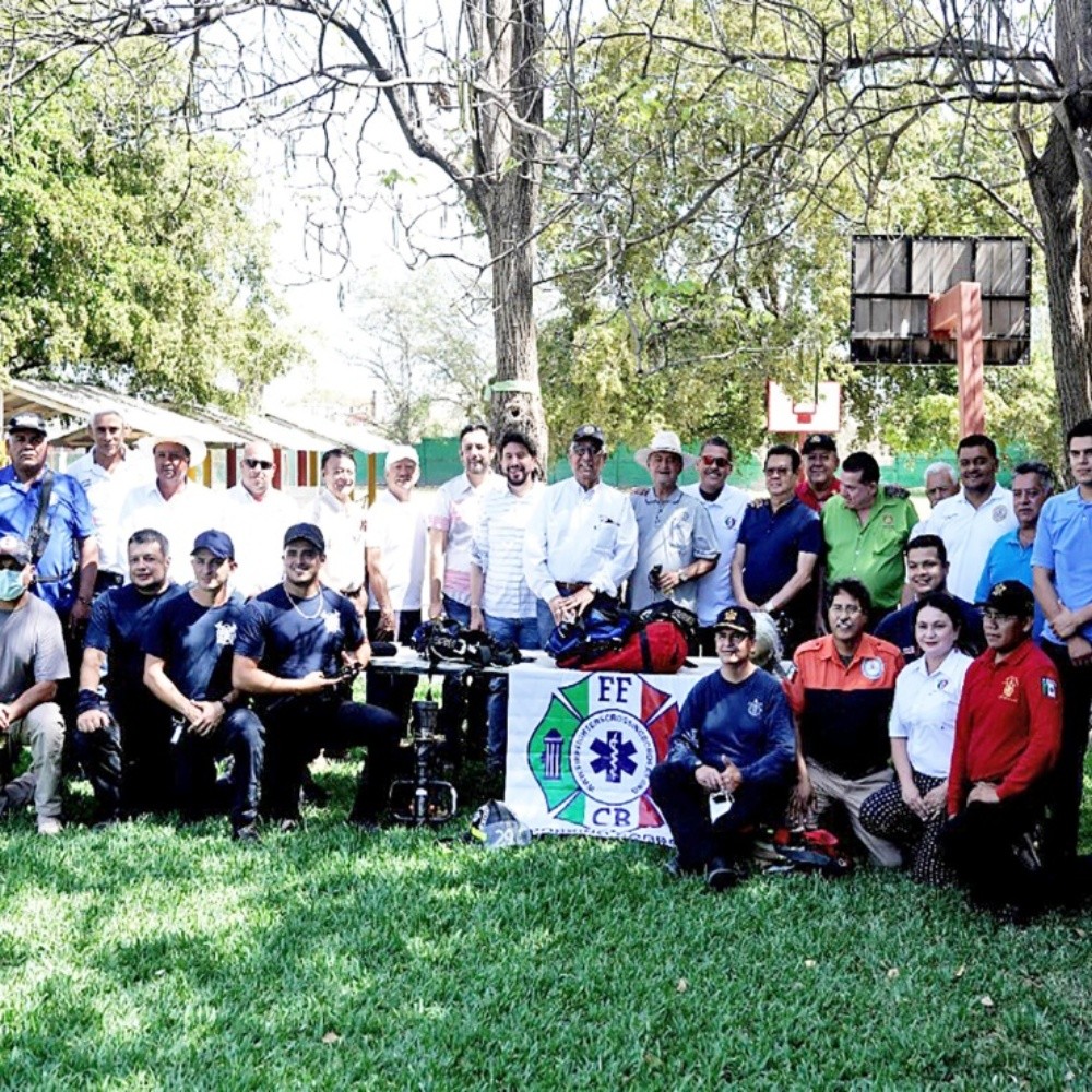 Bomberos de Sinaloa se fortalecen con la donación de equipos
