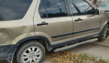 Chocan vehículos y uno se impacta contra casa en Culiacán