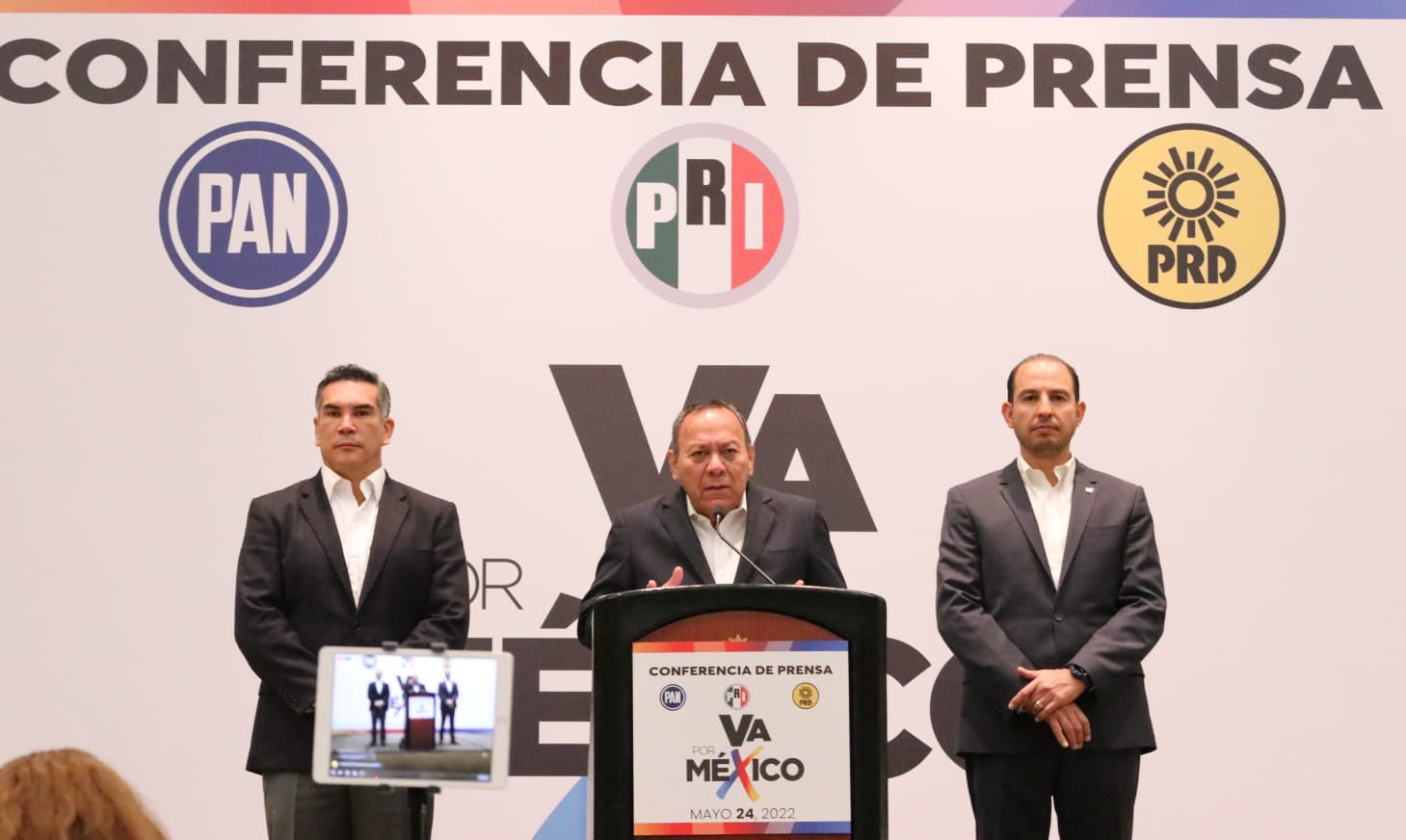 Coalición Va por México exige a AMLO 'sacar las manos' del proceso electoral