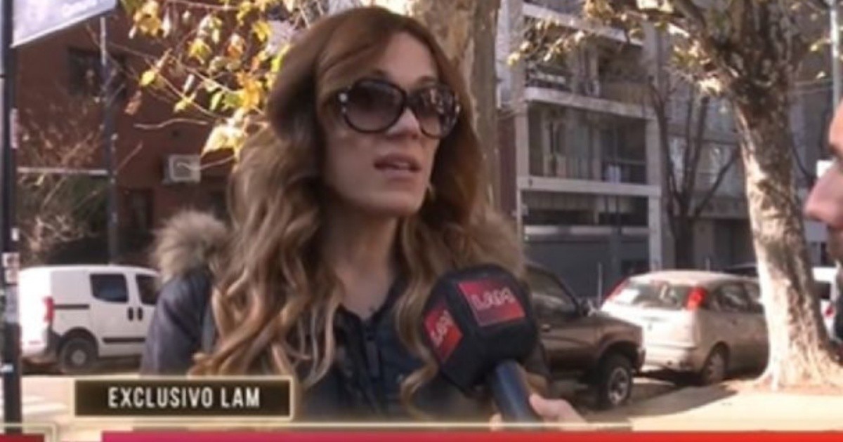 El ataque homoodiante a Mariana Genesio Peña mientras daba un móvil para LAM