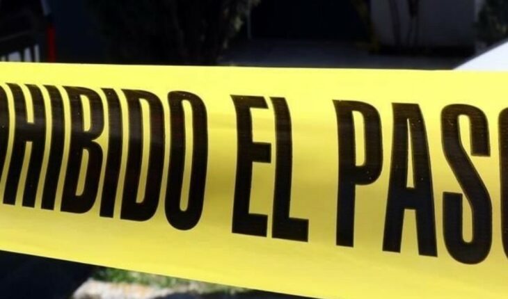 Hombre muere de rodillas frente a una iglesia de Puebla